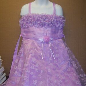 New with tags Classic Fashion Party Dress, T22